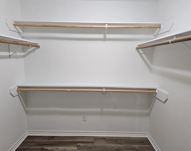 10615 Heatherford Drive - Photo Thumbnail 14