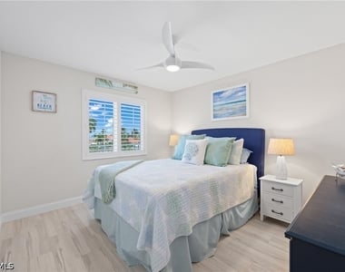 10684 Gulf Shore Drive - Photo Thumbnail 16