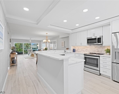 10684 Gulf Shore Drive - Photo Thumbnail 4