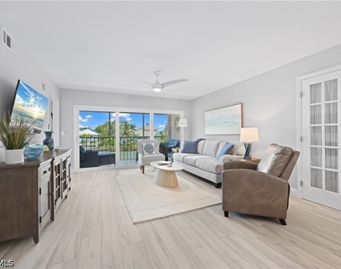 10684 Gulf Shore Drive - Photo Thumbnail 3
