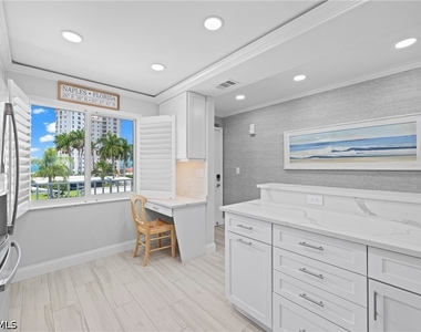 10684 Gulf Shore Drive - Photo Thumbnail 7