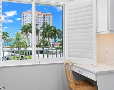10684 Gulf Shore Drive - Photo Thumbnail 8