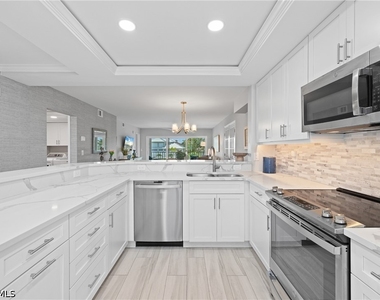10684 Gulf Shore Drive - Photo Thumbnail 6