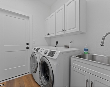 8541 Pepper Tree Way - Photo Thumbnail 31