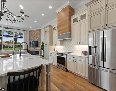 8541 Pepper Tree Way - Photo Thumbnail 5