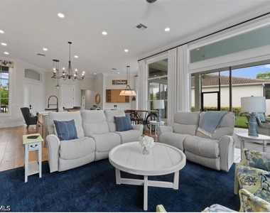 8541 Pepper Tree Way - Photo Thumbnail 9