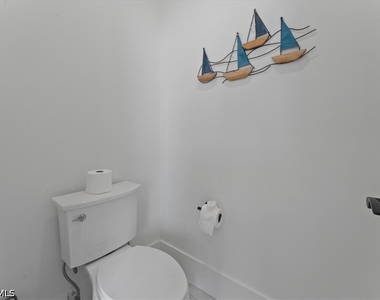 8541 Pepper Tree Way - Photo Thumbnail 25