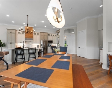 8541 Pepper Tree Way - Photo Thumbnail 10