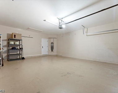 8541 Pepper Tree Way - Photo Thumbnail 33