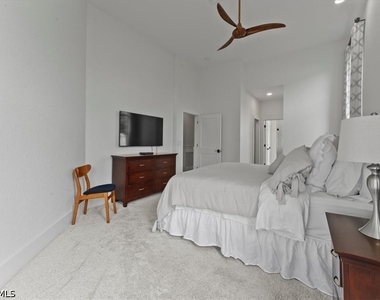 8541 Pepper Tree Way - Photo Thumbnail 22