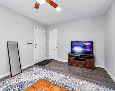 218 Hoffman Street - Photo Thumbnail 5