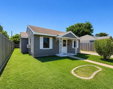 218 Hoffman Street - Photo Thumbnail 1