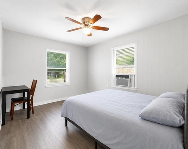 218 Hoffman Street - Photo Thumbnail 11