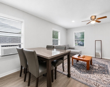 218 Hoffman Street - Photo Thumbnail 2