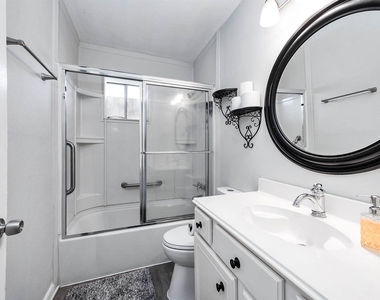 218 Hoffman Street - Photo Thumbnail 9