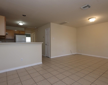 402 Trichelle Street - Photo Thumbnail 3