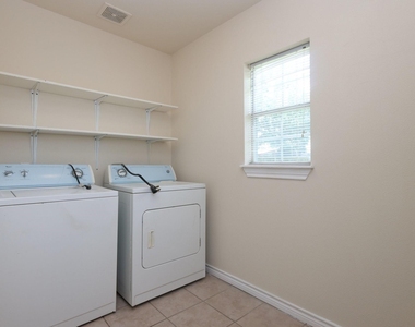 402 Trichelle Street - Photo Thumbnail 11