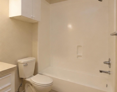 402 Trichelle Street - Photo Thumbnail 13