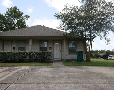 402 Trichelle Street - Photo Thumbnail 1