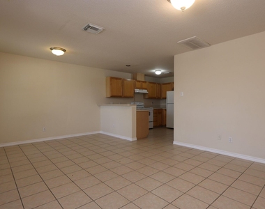 402 Trichelle Street - Photo Thumbnail 2