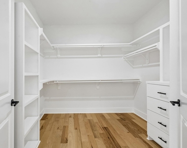424 Sikes Street - Photo Thumbnail 7