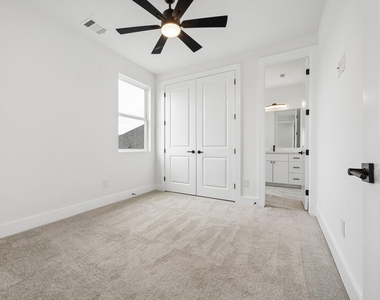 424 Sikes Street - Photo Thumbnail 8