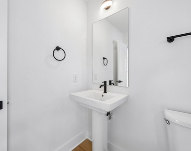 424 Sikes Street - Photo Thumbnail 3