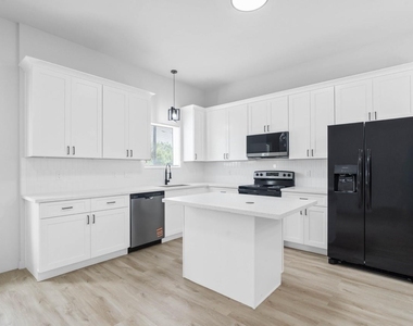 9725 Kerr Street - Photo Thumbnail 8
