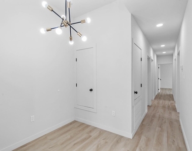 9725 Kerr Street - Photo Thumbnail 20