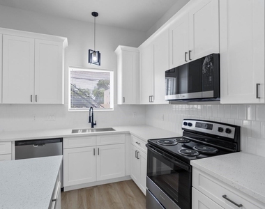 9725 Kerr Street - Photo Thumbnail 18