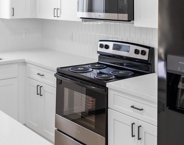 9725 Kerr Street - Photo Thumbnail 16
