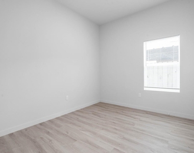 9725 Kerr Street - Photo Thumbnail 30