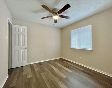 7011 Brockington Drive - Photo Thumbnail 20