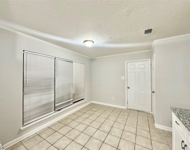 7011 Brockington Drive - Photo Thumbnail 11