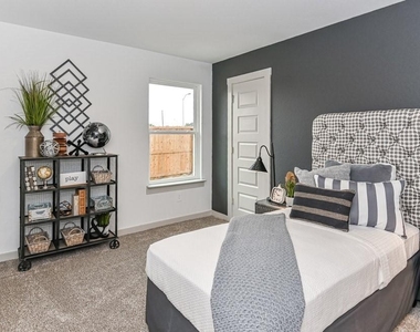 7918 Murciana Drive - Photo Thumbnail 2