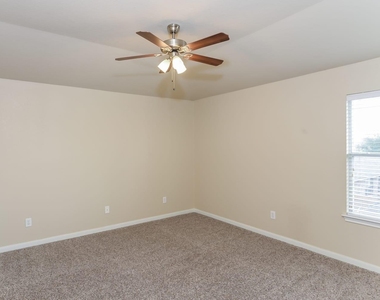 8410 Western Way - Photo Thumbnail 9
