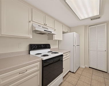12633 Memorial Drive - Photo Thumbnail 18