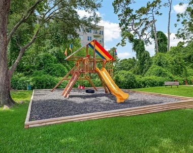 12633 Memorial Drive - Photo Thumbnail 29