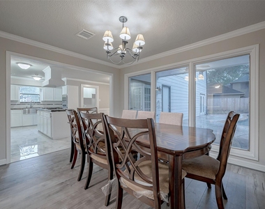 919 Mockingbird Way - Photo Thumbnail 12