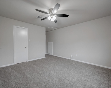 919 Mockingbird Way - Photo Thumbnail 31