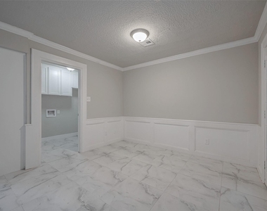 919 Mockingbird Way - Photo Thumbnail 9