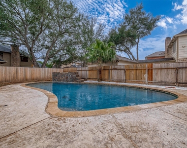 919 Mockingbird Way - Photo Thumbnail 37