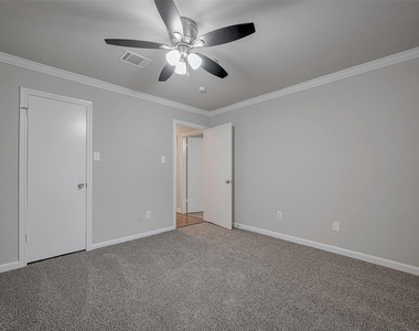 919 Mockingbird Way - Photo Thumbnail 24