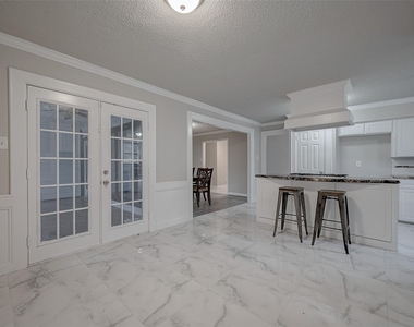 919 Mockingbird Way - Photo Thumbnail 8