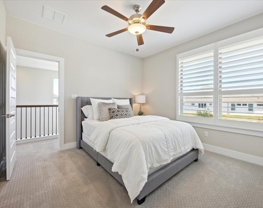 6821 Little Serenity Cove - Photo Thumbnail 33