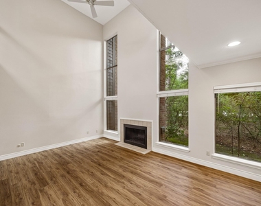 250 Sugarberry Circle - Photo Thumbnail 2