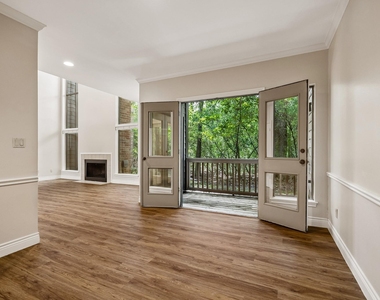 250 Sugarberry Circle - Photo Thumbnail 4