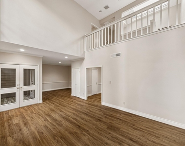 250 Sugarberry Circle - Photo Thumbnail 8