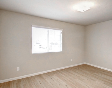2403 Thorney Court - Photo Thumbnail 9