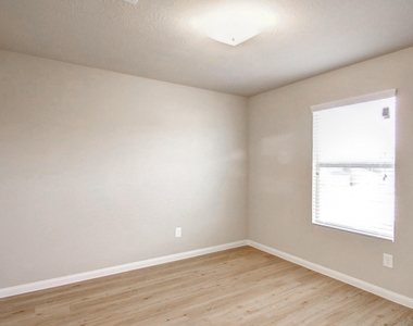 2403 Thorney Court - Photo Thumbnail 10